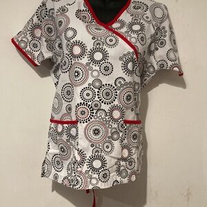 Super Beautiful White Black Red Scrub Top.Excellent pre~loved condition